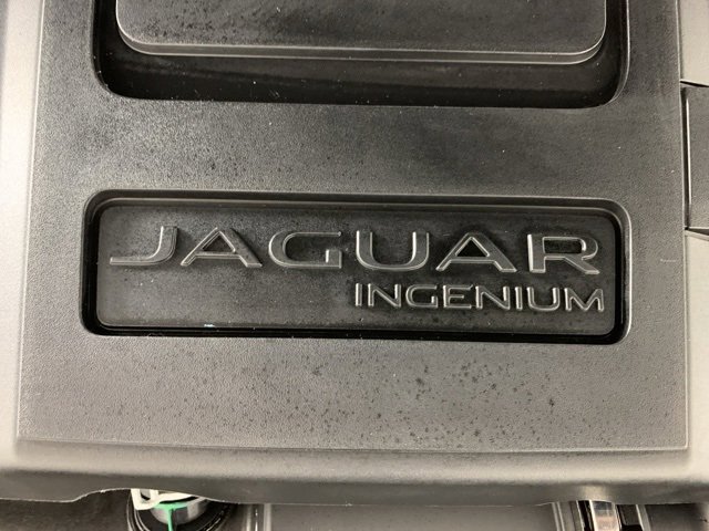 Used 2018 Jaguar F-PACE Premium image 42