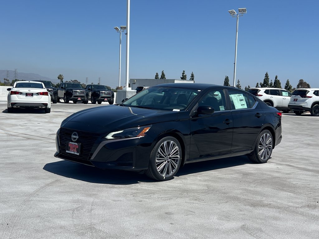 New 2026 Nissan Altima 2.5 SV FWD image 2