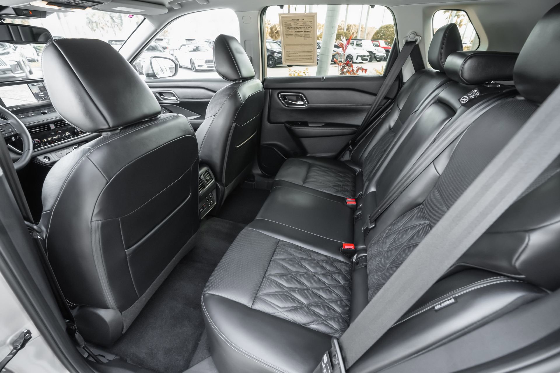 Used 2025 Nissan Rogue Platinum w/ Platinum Premium Package image 36