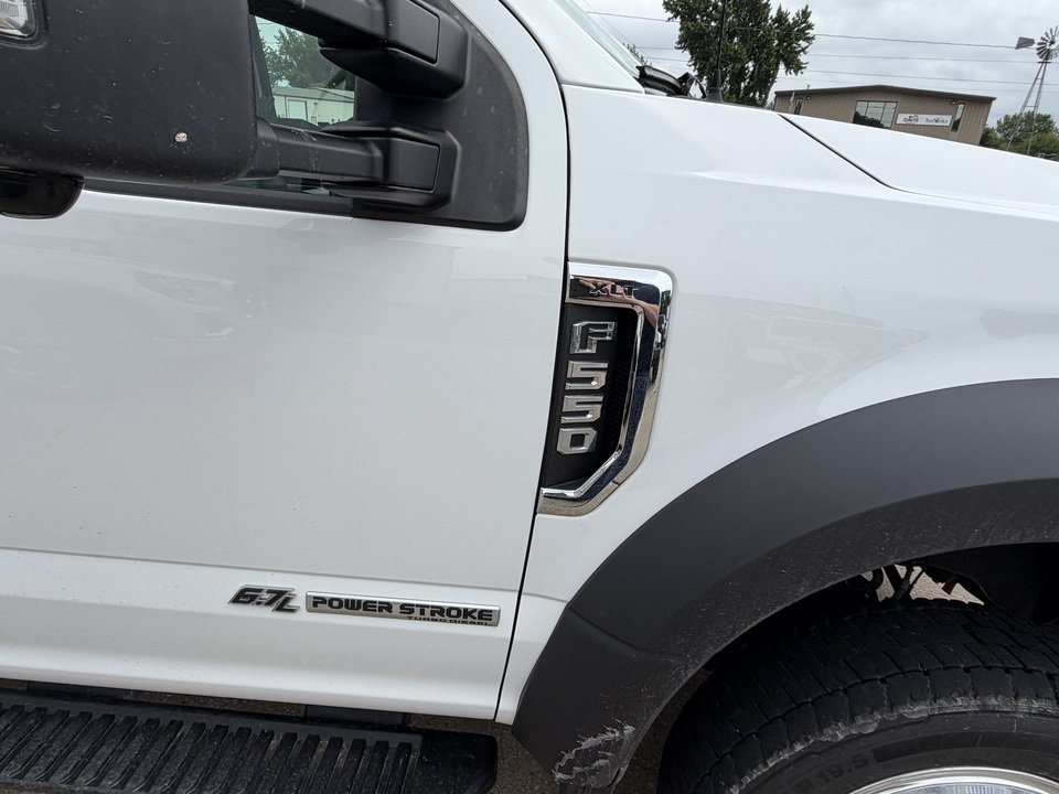 Used 2019 Ford F550 4x4 SuperCab Super Duty w/ XLT Value Package image 4