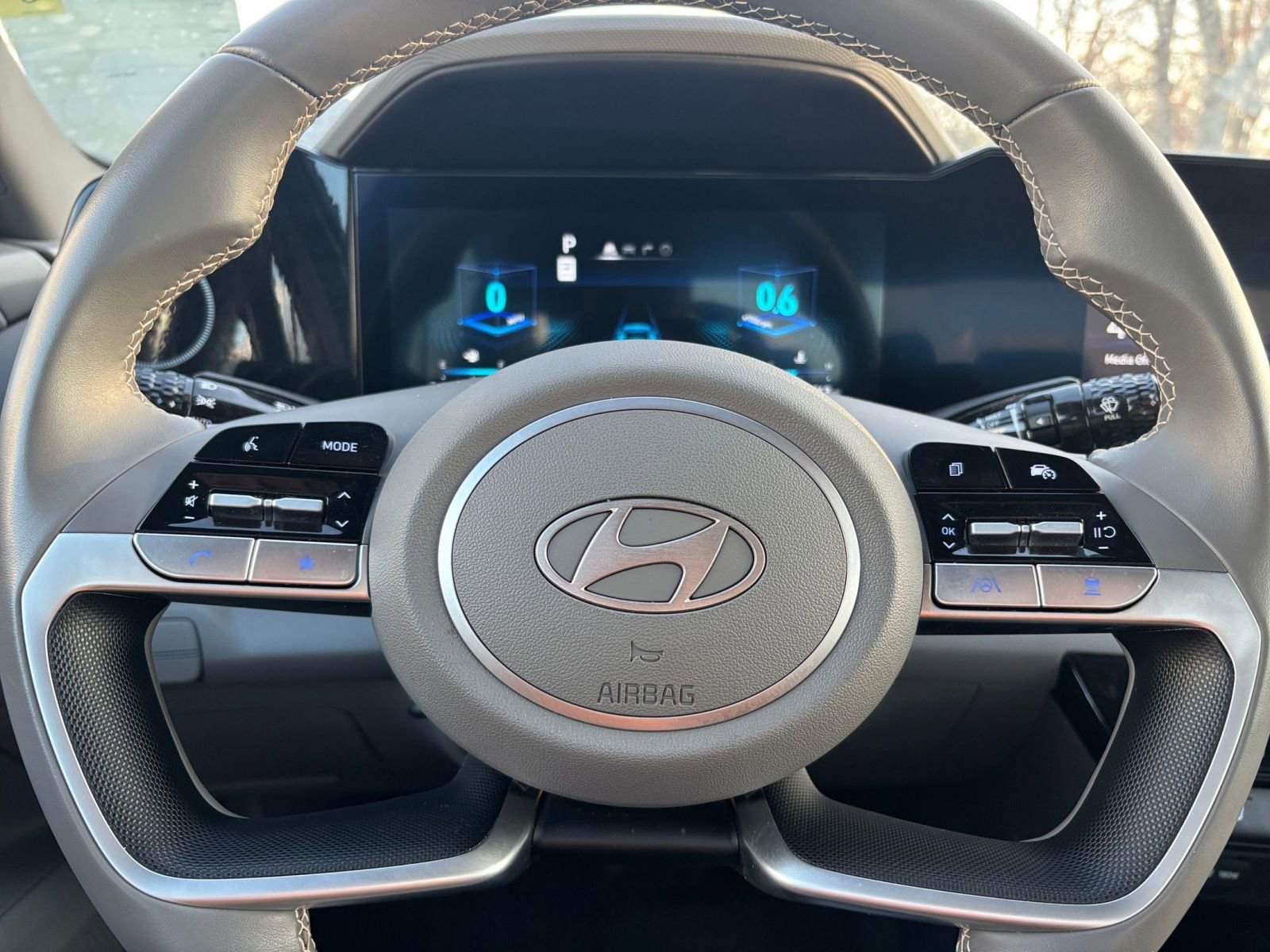 Used 2025 Hyundai Elantra SEL image 28