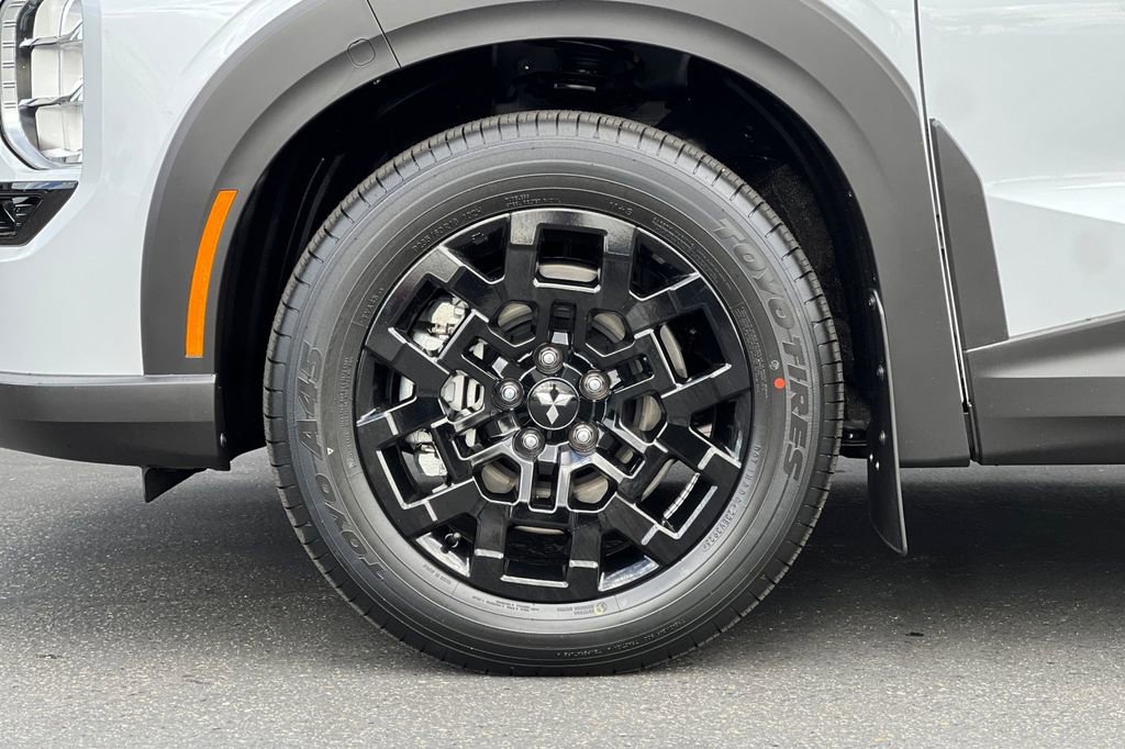 New 2026 Mitsubishi Outlander AWD image 26