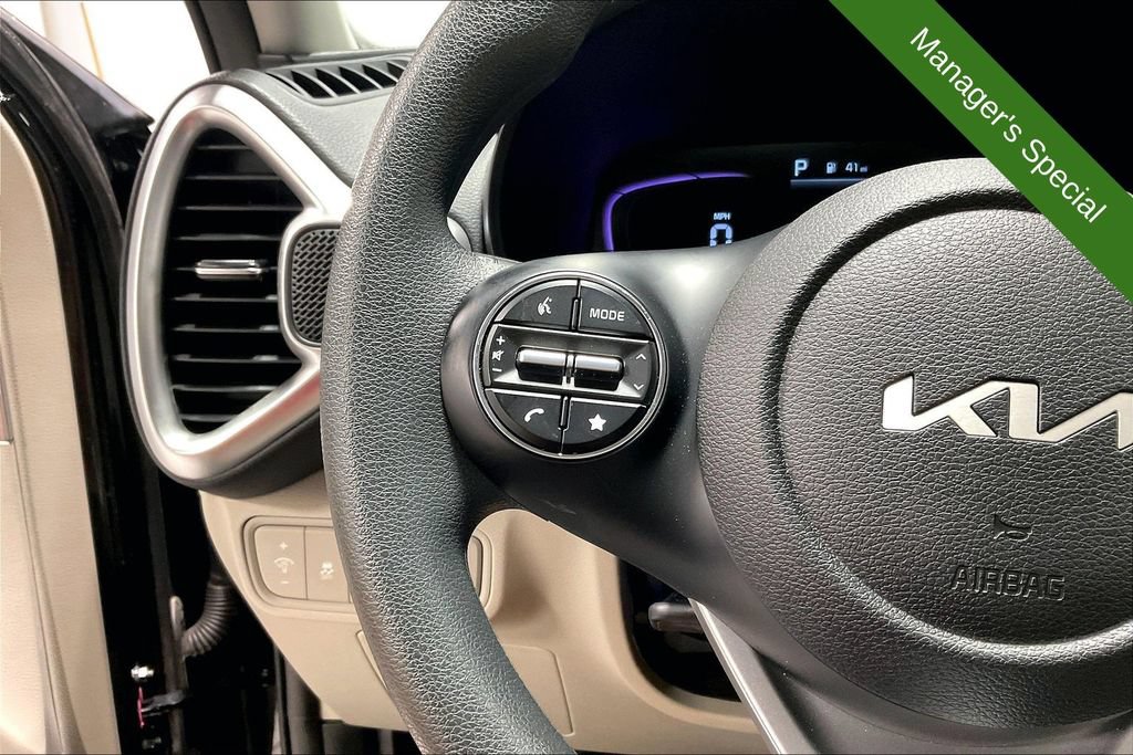 Used 2025 Kia Soul LX w/ LX Technology Package FWD image 23