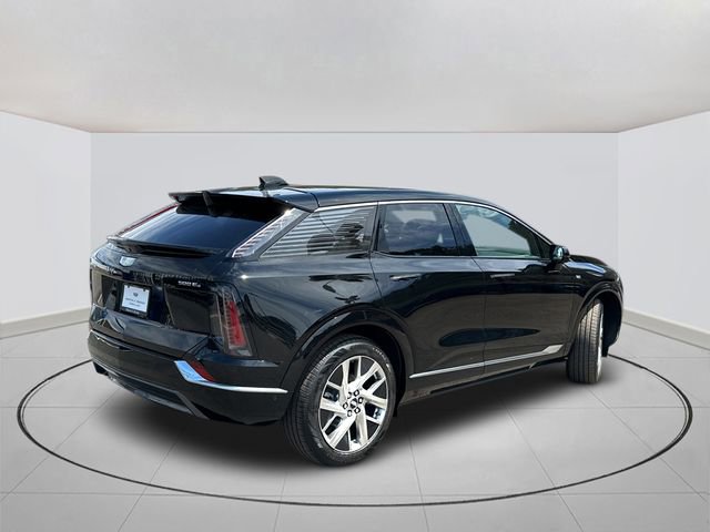 Used 2025 Cadillac Optiq Luxury 1 image 11