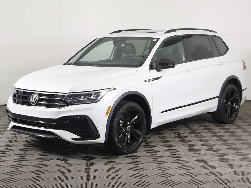 Used 2024 Volkswagen Tiguan SE R-Line AWD/4WD image 8