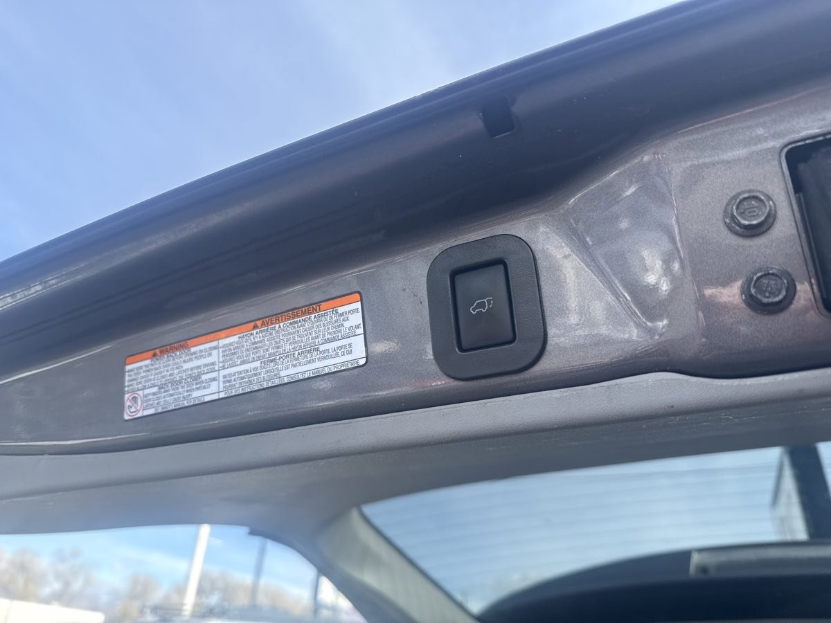 Used 2015 Toyota Sienna XLE image 18