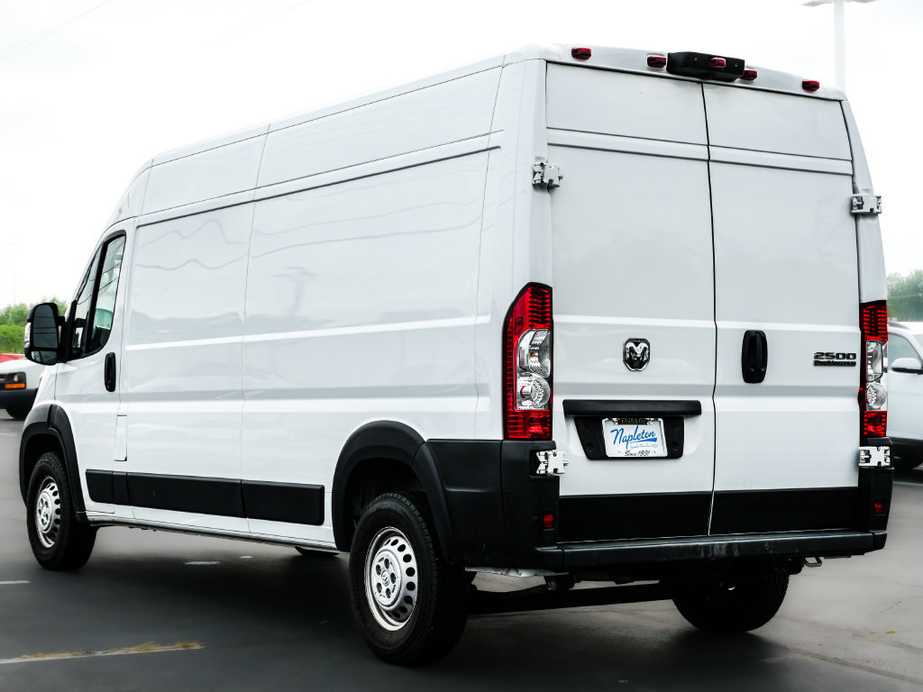 Used 2025 RAM ProMaster 2500 w/ Convenience Group FWD image 8