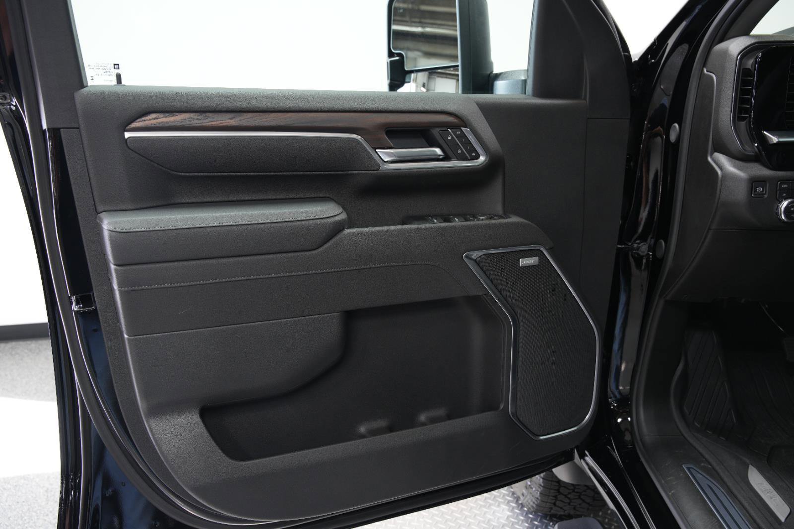 New 2025 GMC Sierra 2500 SLT w/ SLT Premium Package image 23