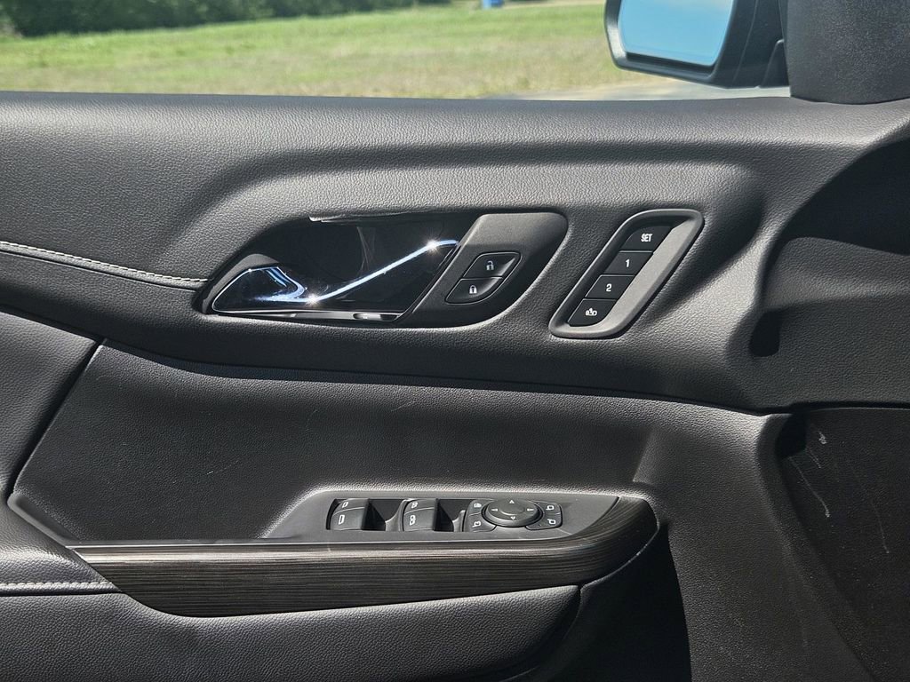 Used 2023 GMC Acadia SLT w/ Elevation Edition image 28