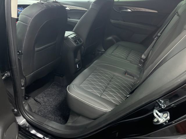 Used 2023 Buick Envision Avenir image 23