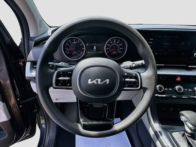 Used 2022 Kia Carnival LX FWD image 12