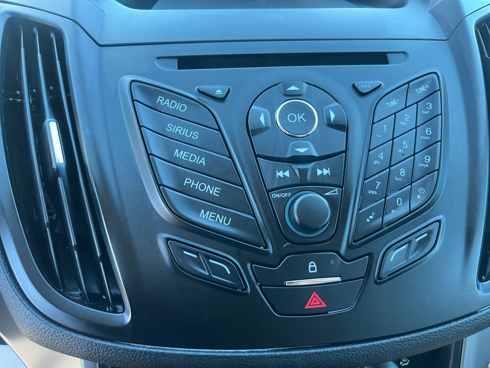 Used 2015 Ford Escape SE image 28