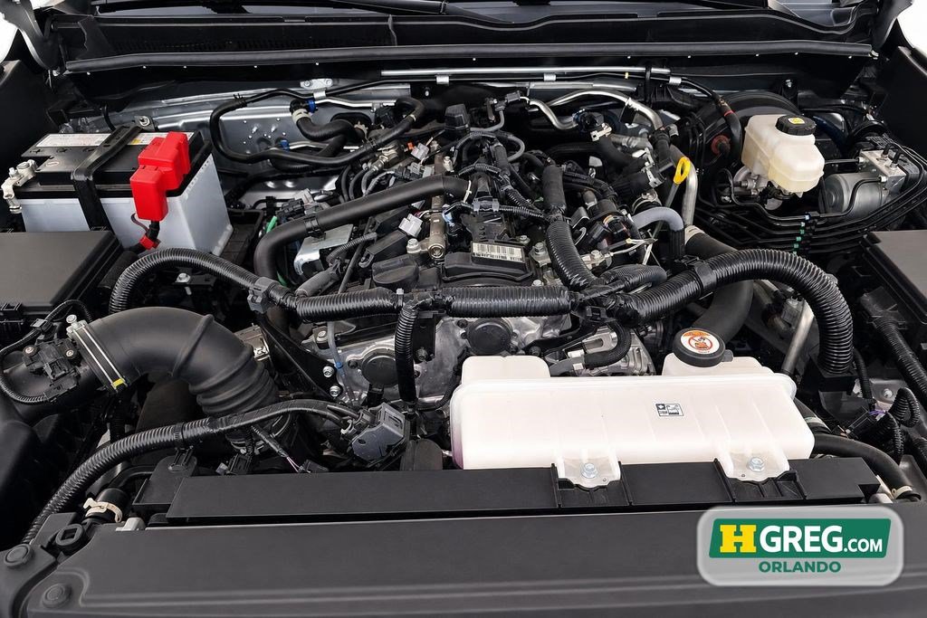 Used 2025 Toyota 4Runner SR5 AWD/4WD image 17
