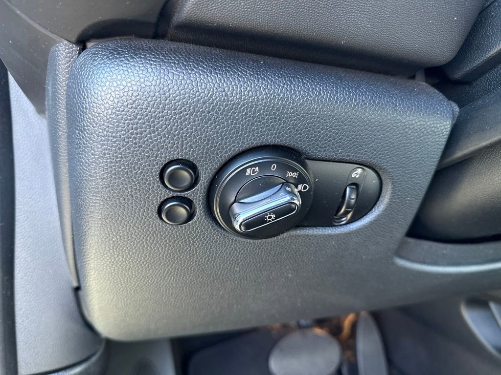 Used 2020 MINI Cooper Convertible image 27