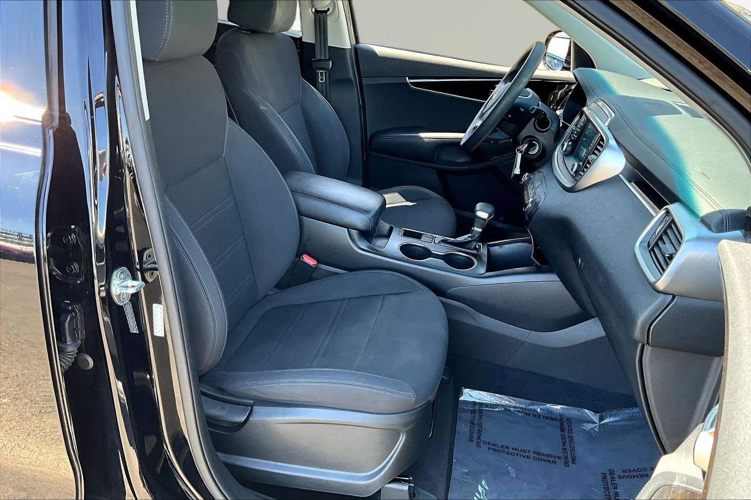 Used 2020 Kia Sorento LX image 29