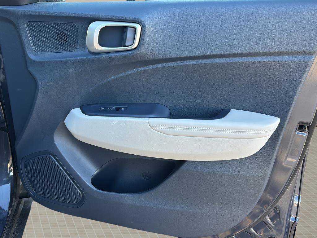 Certified 2023 Hyundai Venue Limited FWD image 37