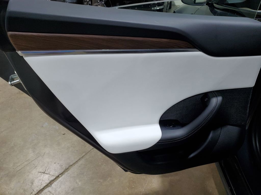 Used 2022 Tesla Model S image 28