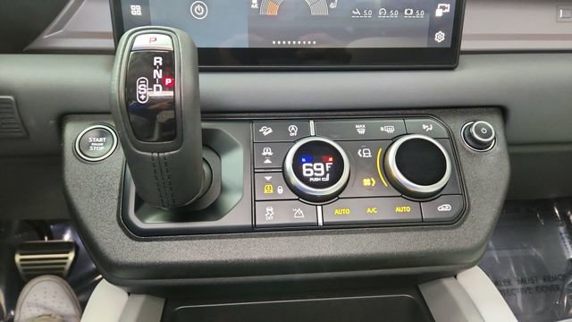 Used 2025 Land Rover Defender 110 X image 53