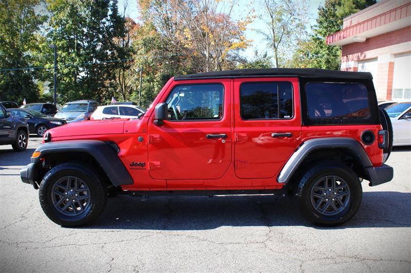 Used 2024 Jeep Wrangler Unlimited Sport AWD/4WD image 2