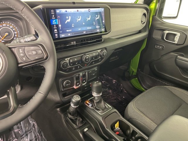 Used 2025 Jeep Wrangler Sport image 15