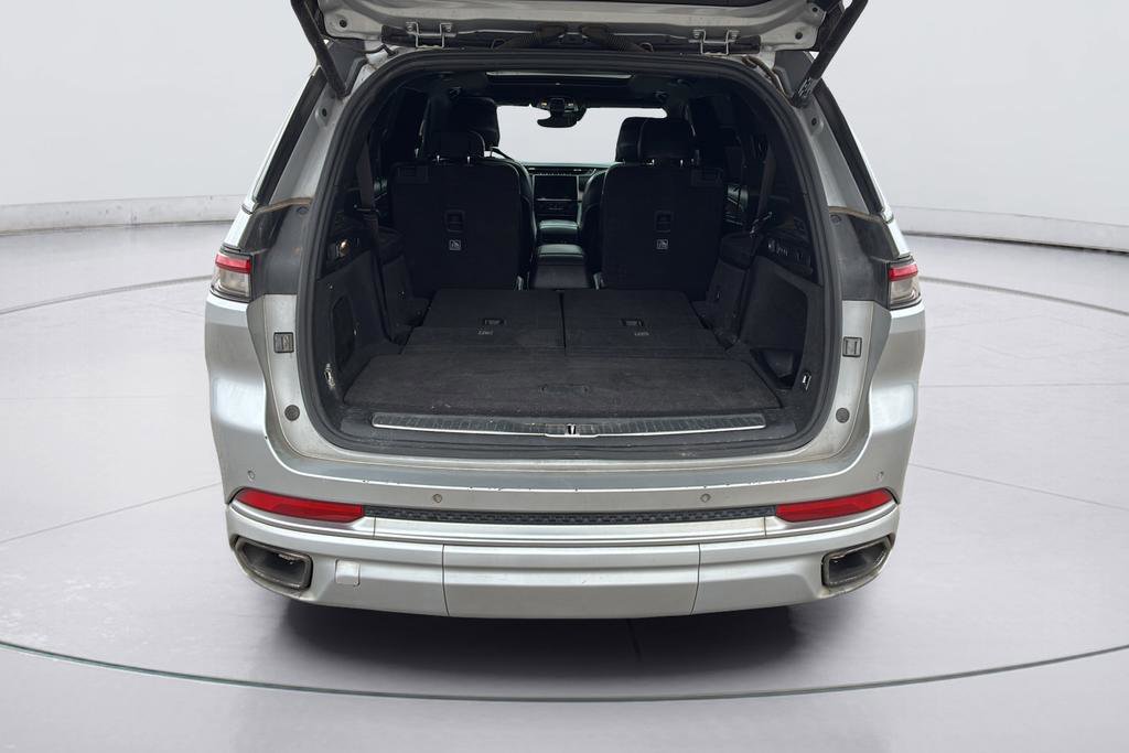 Used 2021 Jeep Grand Cherokee L Summit w/ Luxury Tech Group V image 39