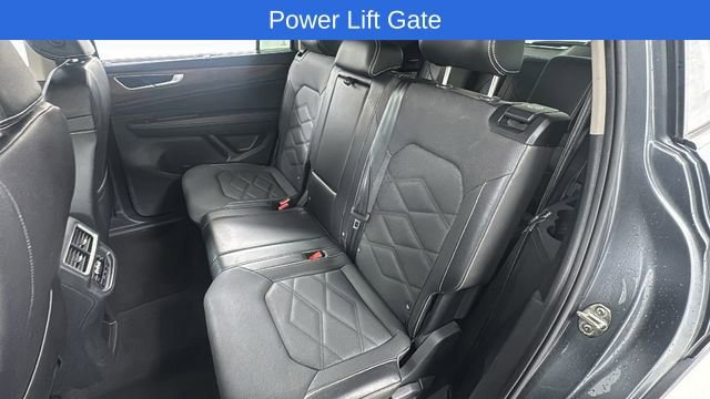 Used 2024 Volkswagen Atlas SE AWD/4WD image 12