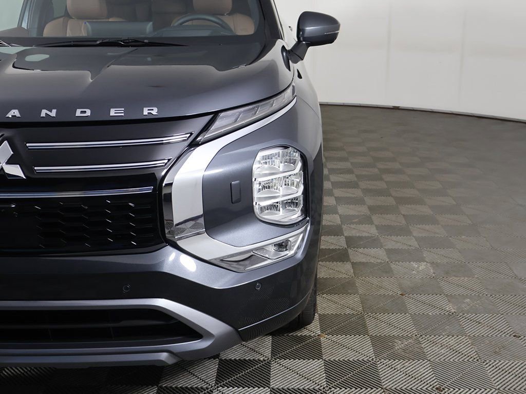 New 2025 Mitsubishi Outlander SEL image 19
