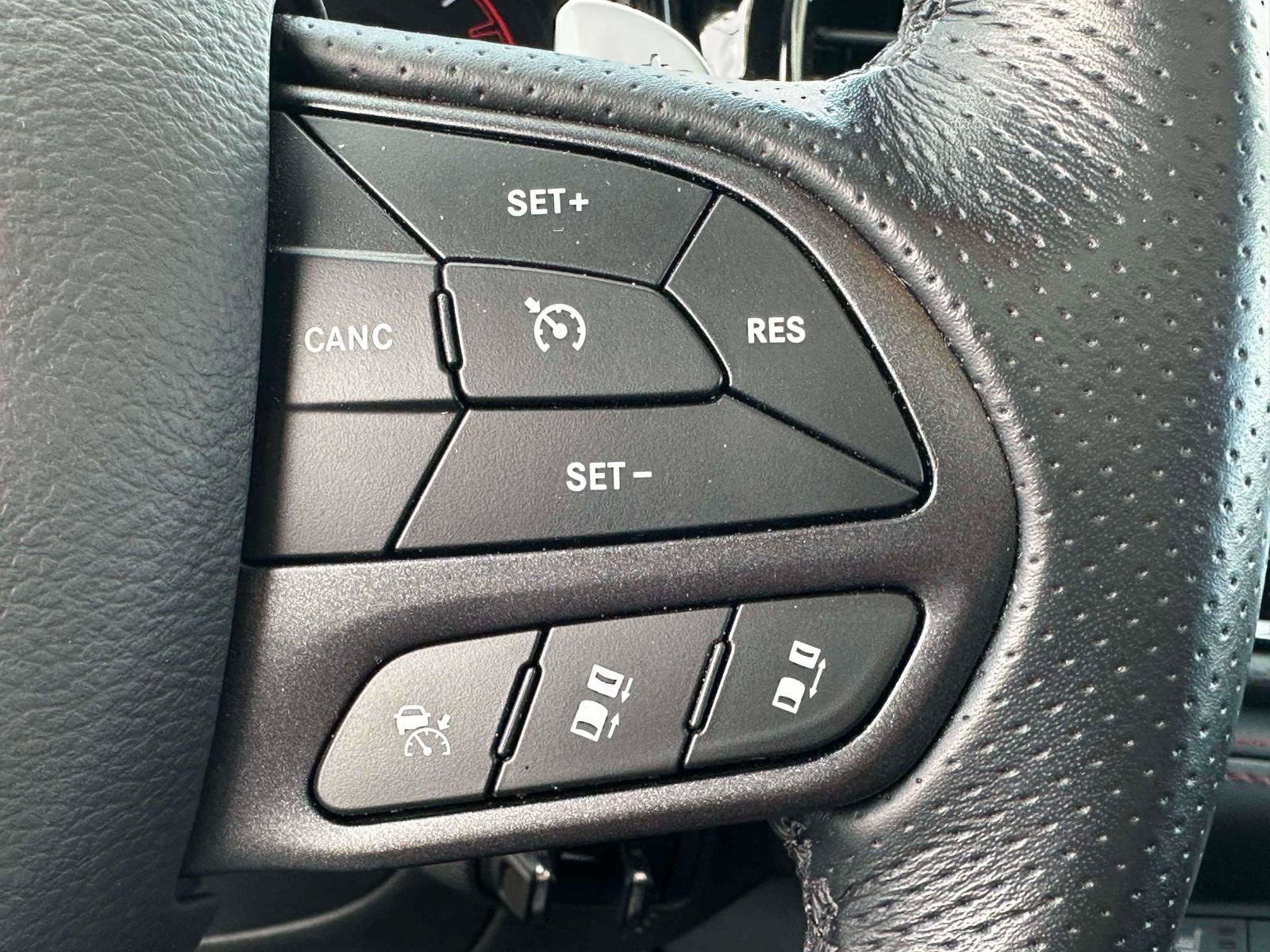 Used 2025 Dodge Durango GT AWD/4WD image 21