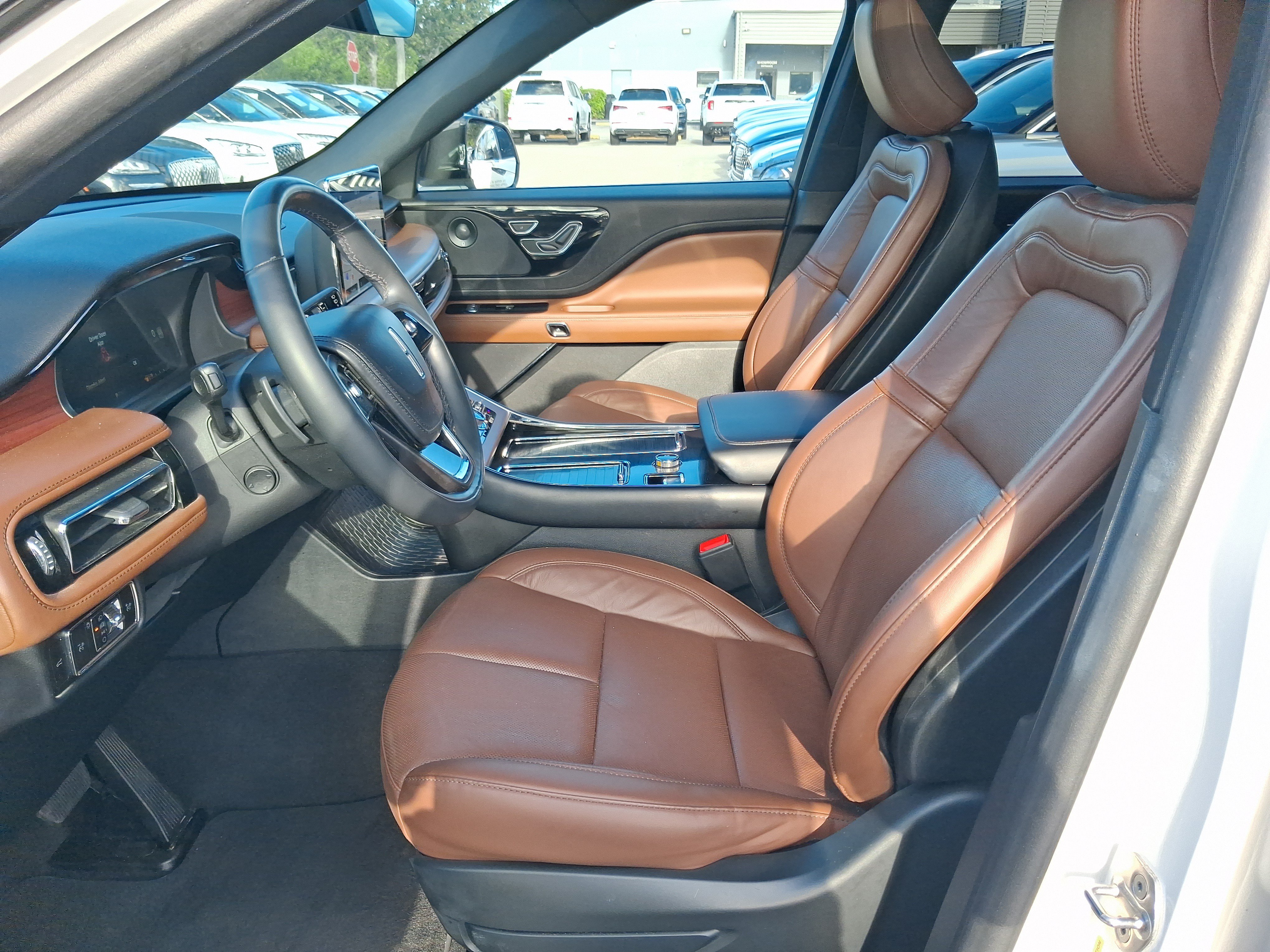 Certified 2023 Lincoln Aviator Reserve w/ Jet Package RWD image 12