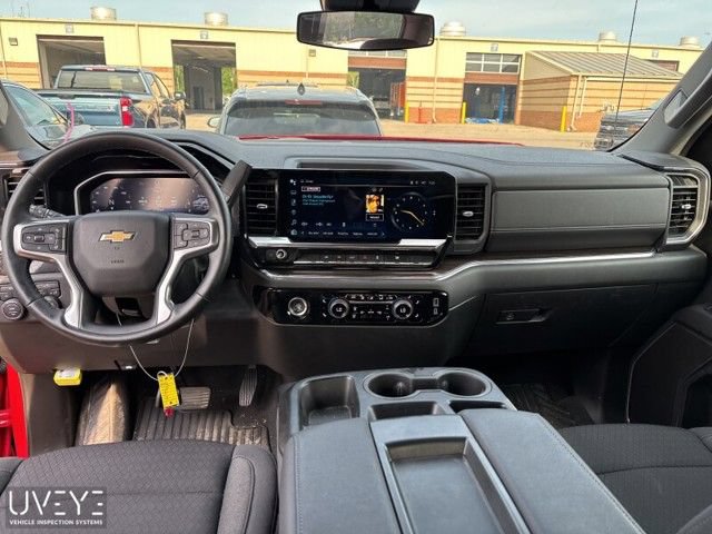Used 2024 Chevrolet Silverado 1500 LT AWD/4WD image 2