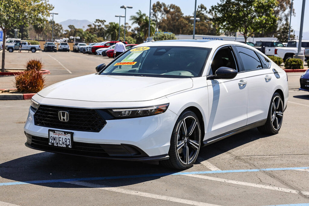 Used 2024 Honda Accord Sport image 19