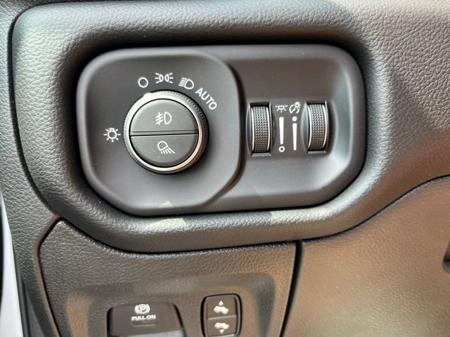 New 2026 RAM 1500 Laramie w/ Sport Appearance Package AWD/4WD image 37