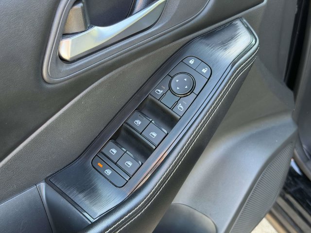 Used 2024 Nissan Rogue SV FWD image 18