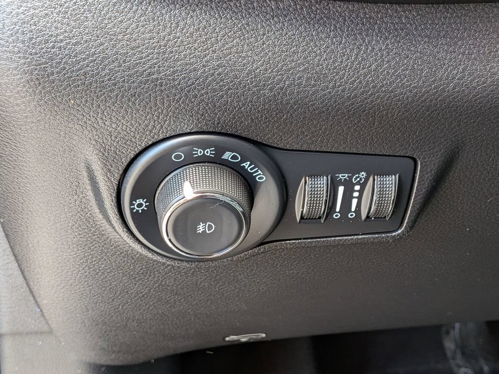 Certified 2022 Jeep Compass Latitude w/ Convenience Group AWD/4WD image 15