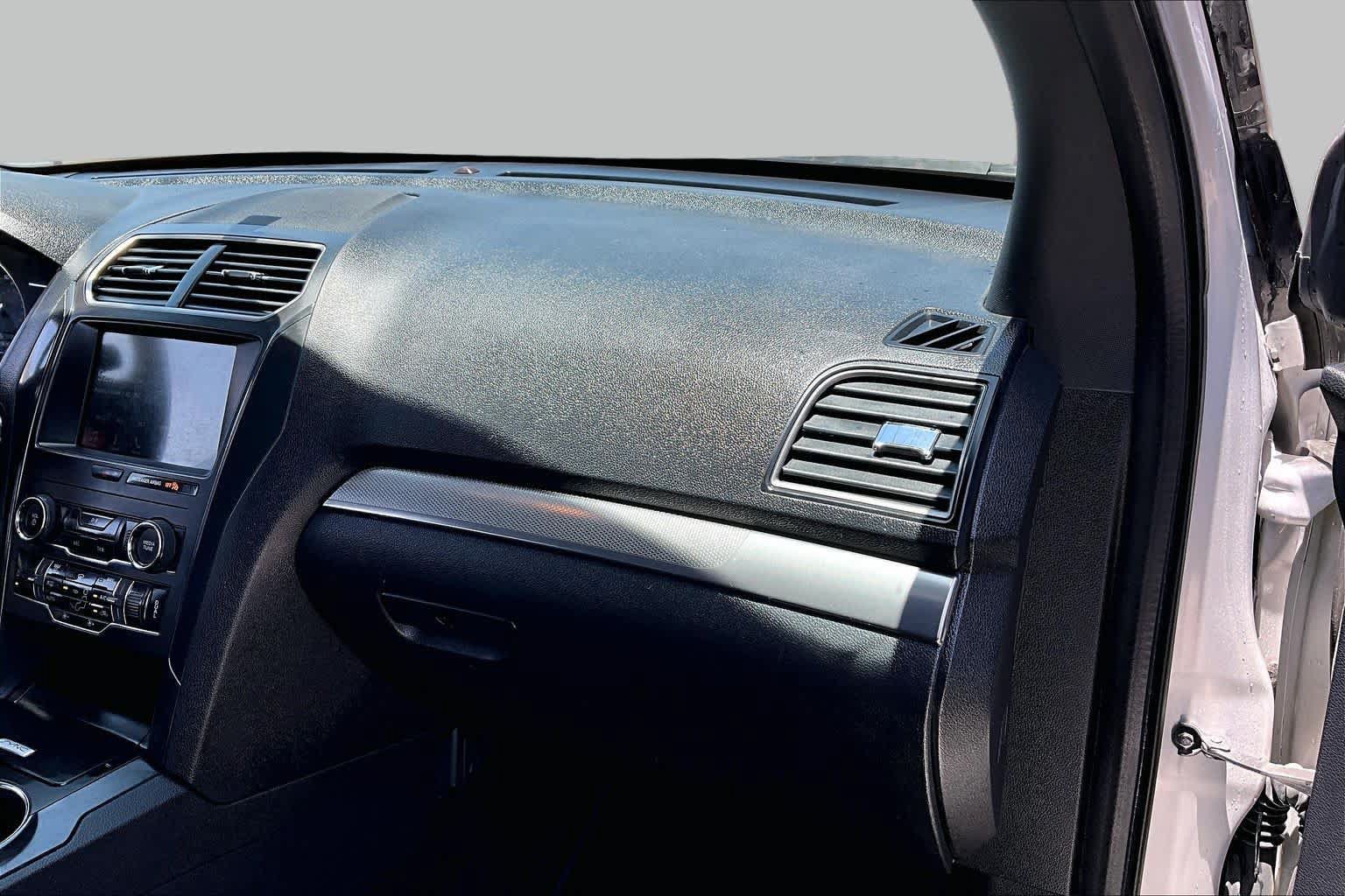 Used 2019 Ford Explorer XLT w/ Equipment Group 201A FWD image 18