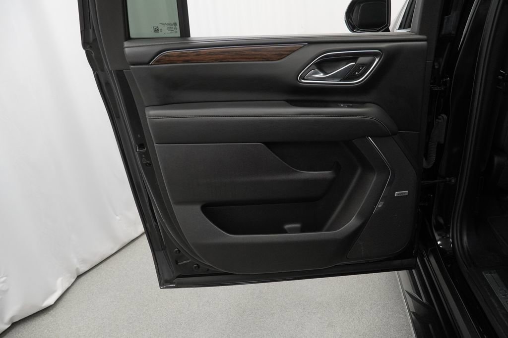 Used 2024 Chevrolet Suburban Premier image 44