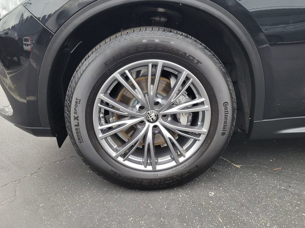 Used 2024 Alfa Romeo Stelvio Sprint image 27