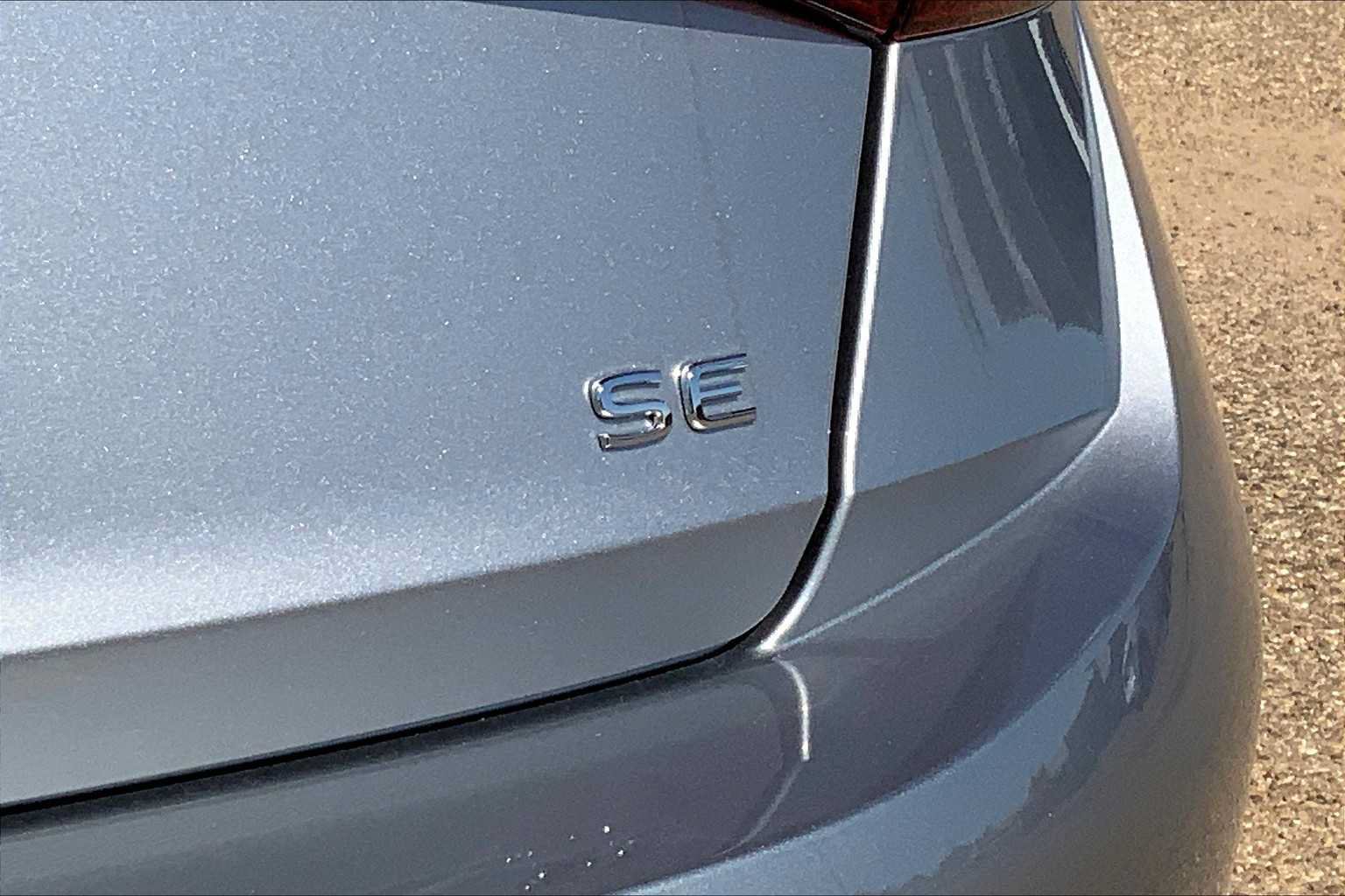 Used 2026 Volkswagen Jetta SE FWD image 15