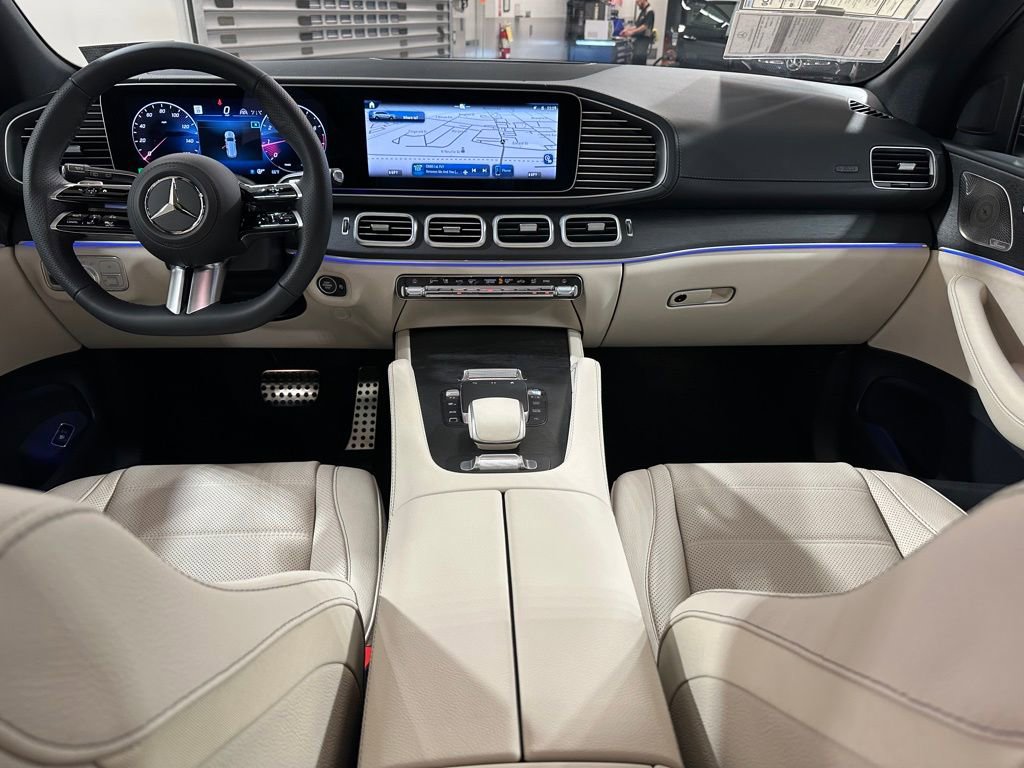 New 2025 Mercedes-Benz GLS 580 4MATIC image 11
