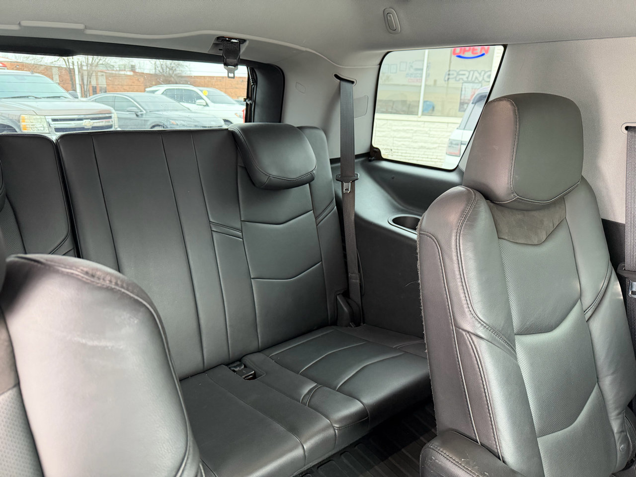 Used 2018 Cadillac Escalade Premium Luxury image 26