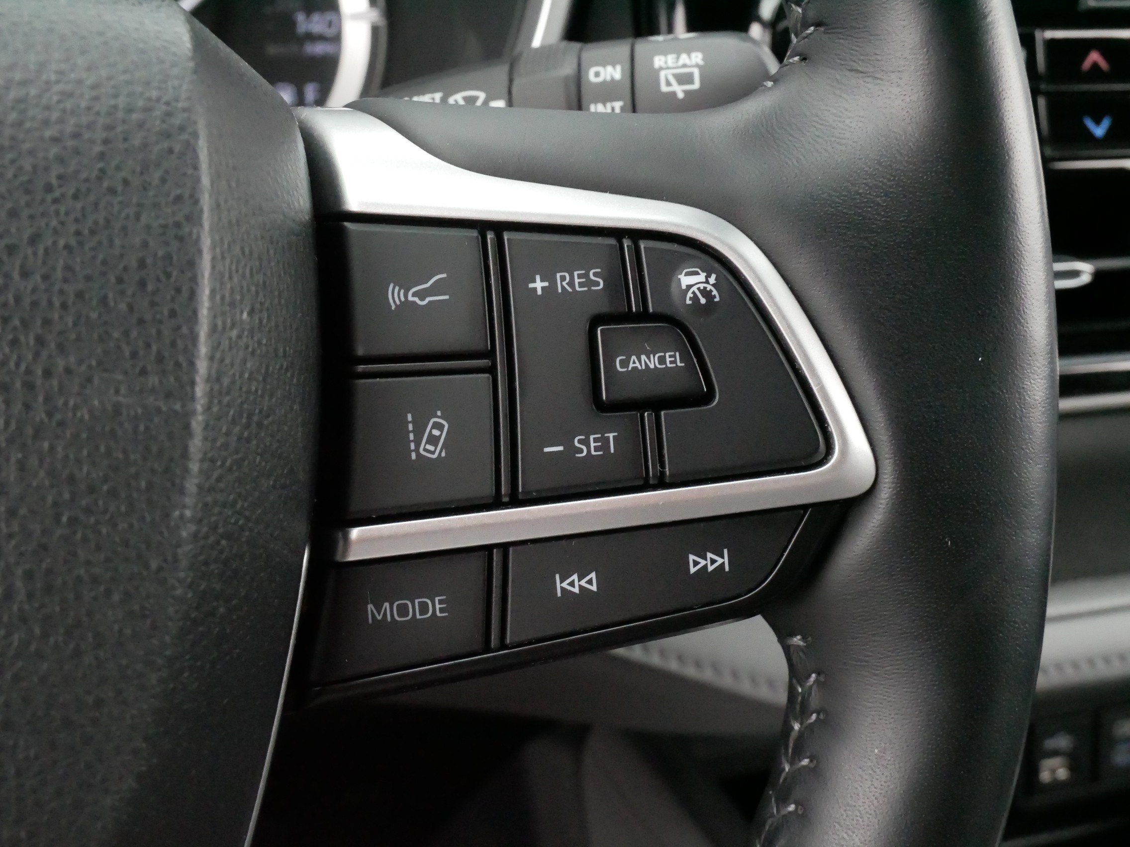 Used 2022 Toyota Highlander Limited AWD/4WD image 26