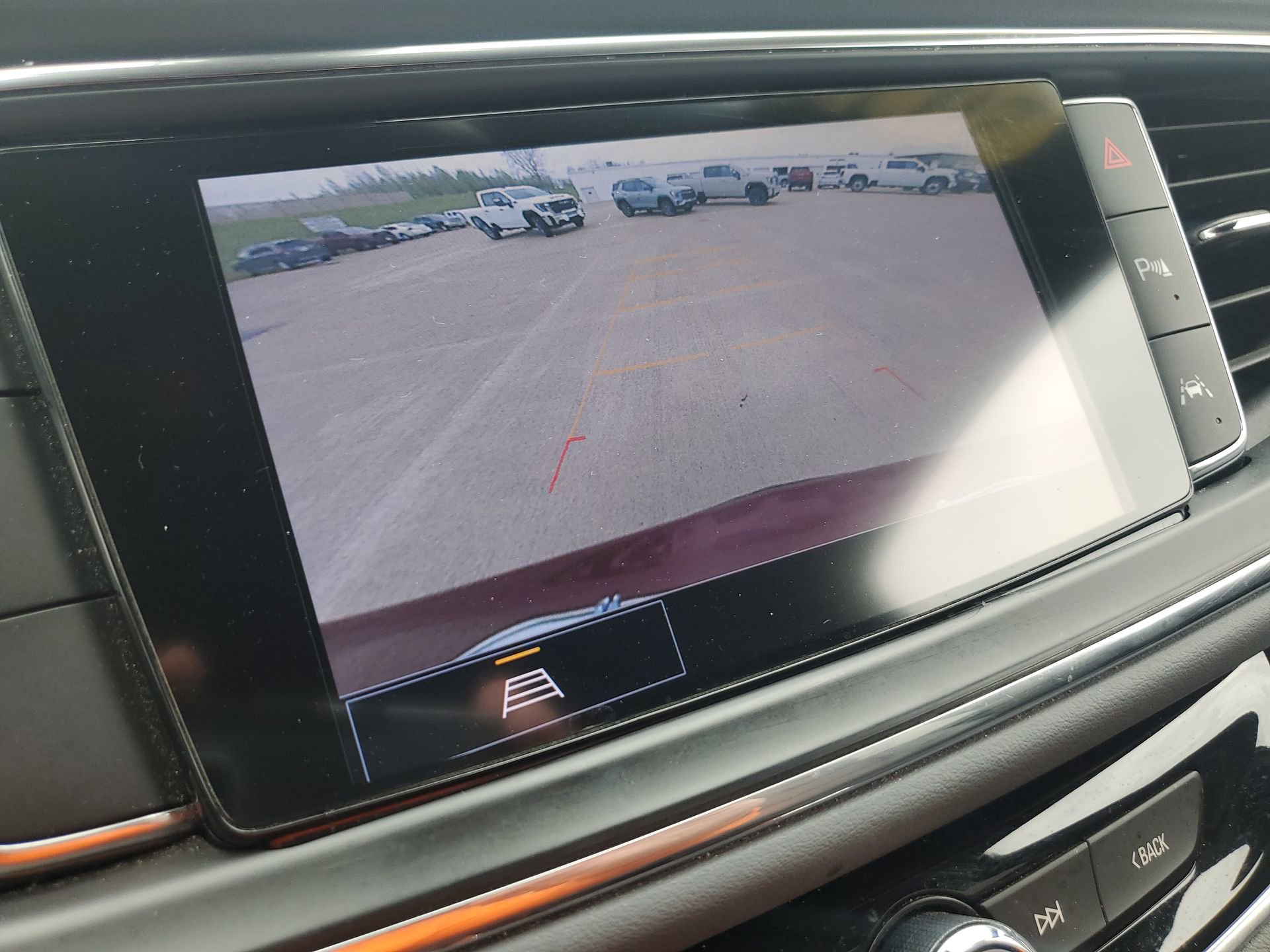 Used 2022 Buick Enclave Essence w/ Sport Touring Edition FWD image 22