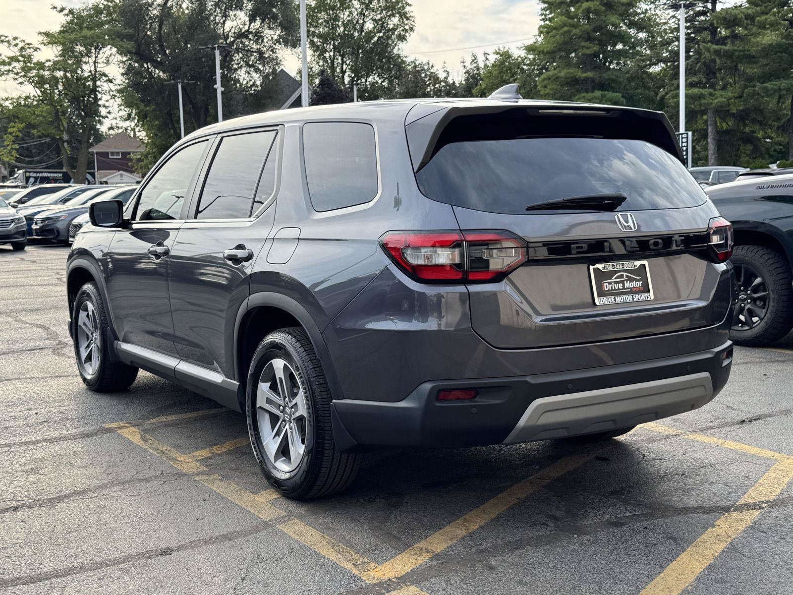 Used 2025 Honda Pilot EX-L image 6