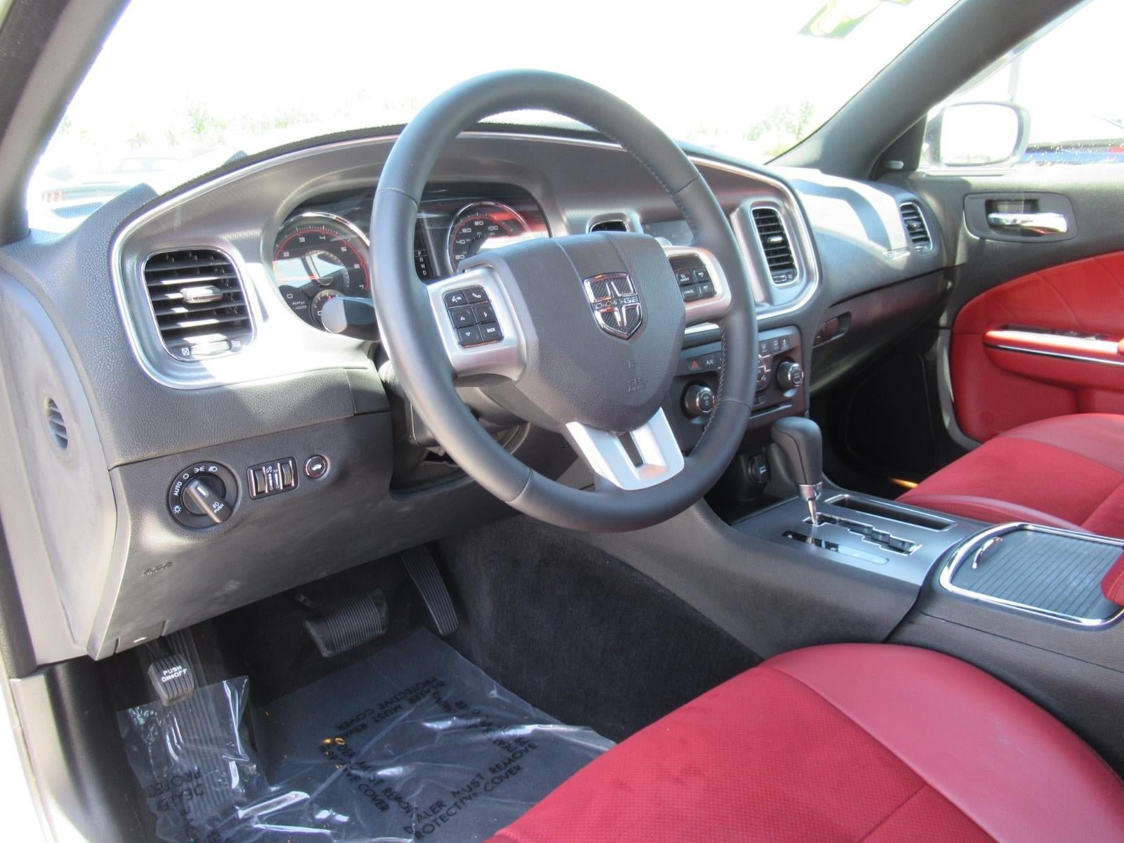 Used 2014 Dodge Charger R/T RWD image 17