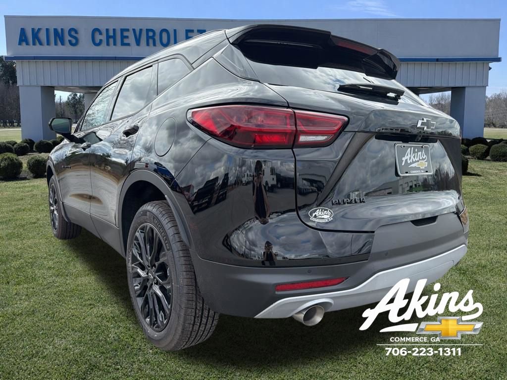 New 2026 Chevrolet Blazer LT w/ LPO, Black Sport Package FWD image 8