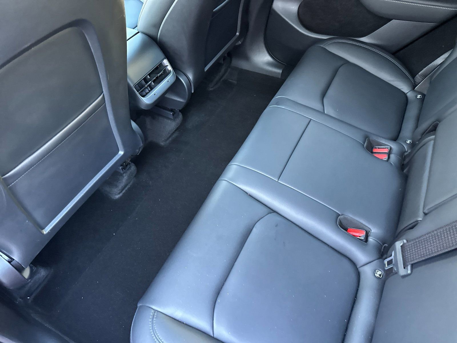 Used 2023 Tesla Model Y Performance image 12