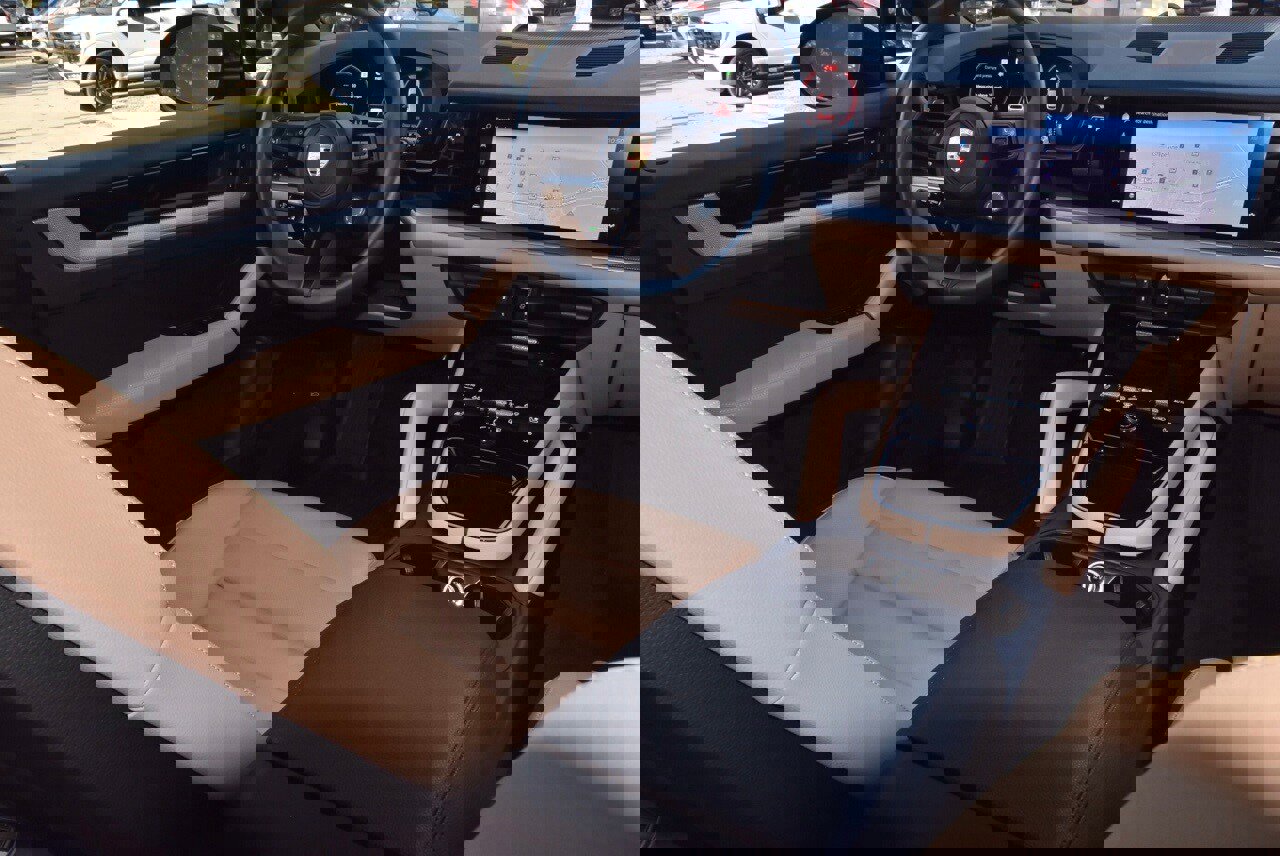 Used 2025 Porsche Cayenne image 15