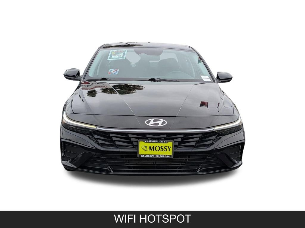 Used 2024 Hyundai Elantra SEL FWD image 4