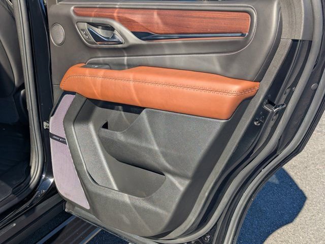 Used 2023 GMC Yukon Denali Ultimate image 16
