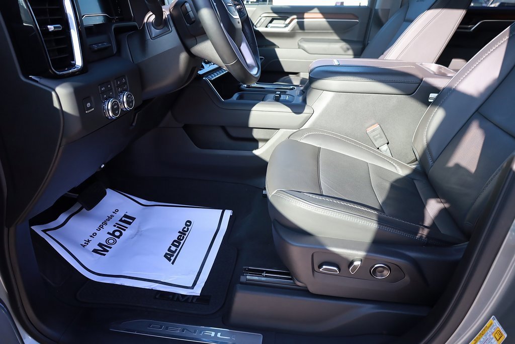 Used 2025 GMC Sierra 3500 Denali w/ Denali Reserve Package image 11